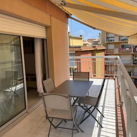 Karma - Parking & Terrace Apartament