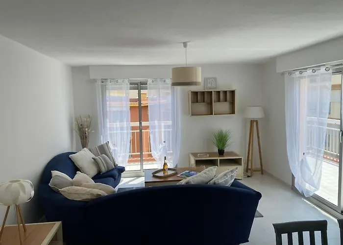 Karma - Parking & Terrace Μεντόν